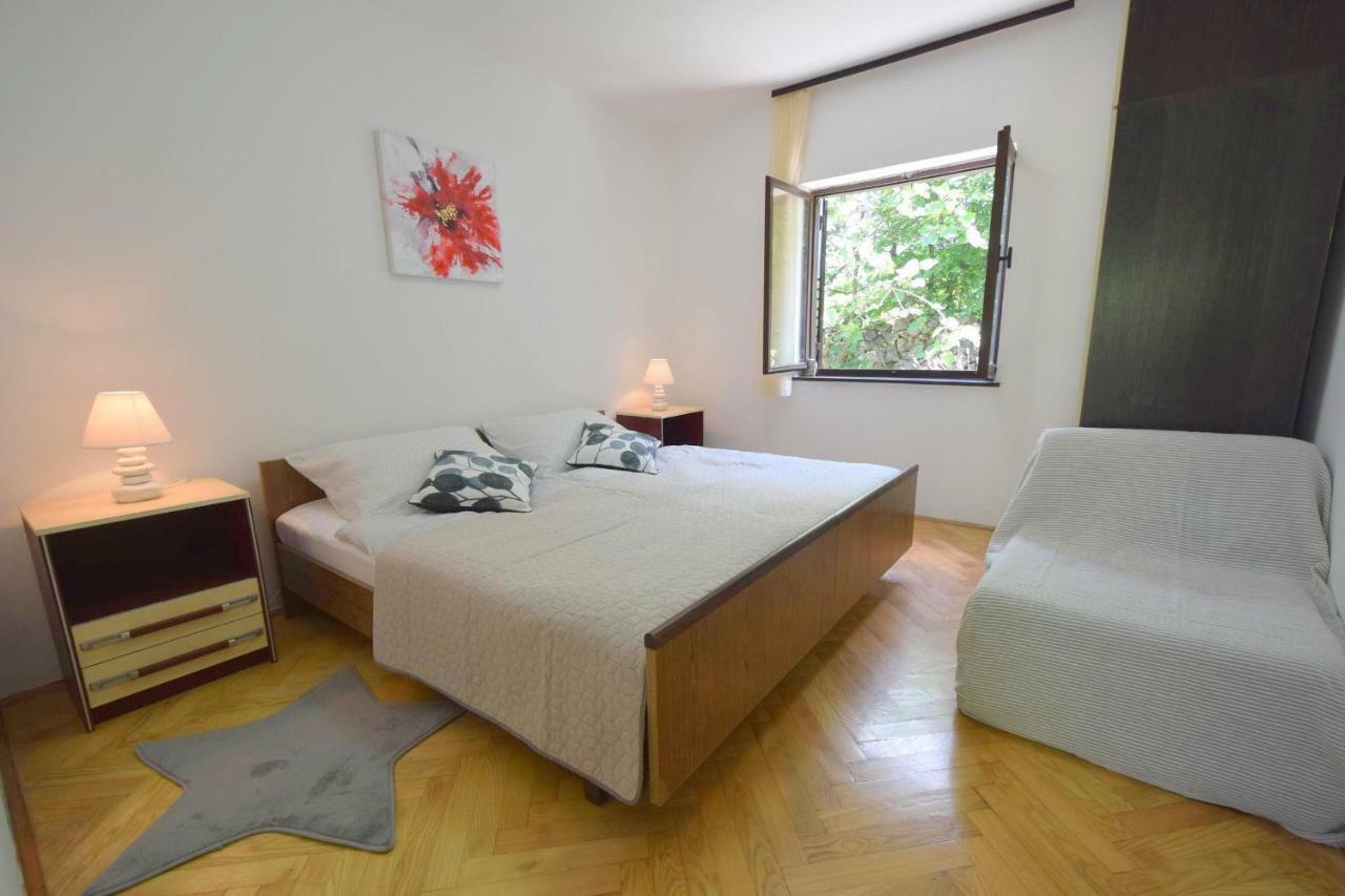 Apartments Jadanec Malinska Buitenkant foto