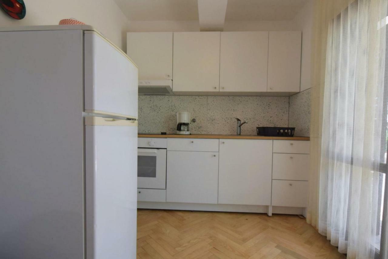 Apartments Jadanec Malinska Buitenkant foto